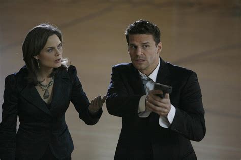 when did booth and bones hook up